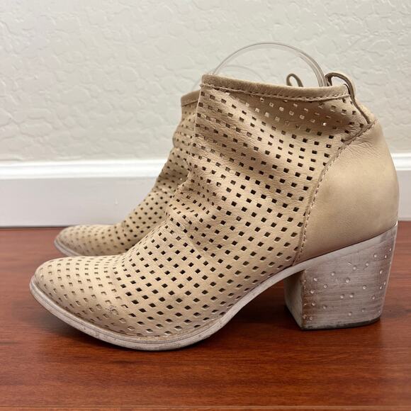 Dolce Vita Cream Whitewash Block Heel Almond Toe Perforated Booties Womens 8 - Picture 13 of 14